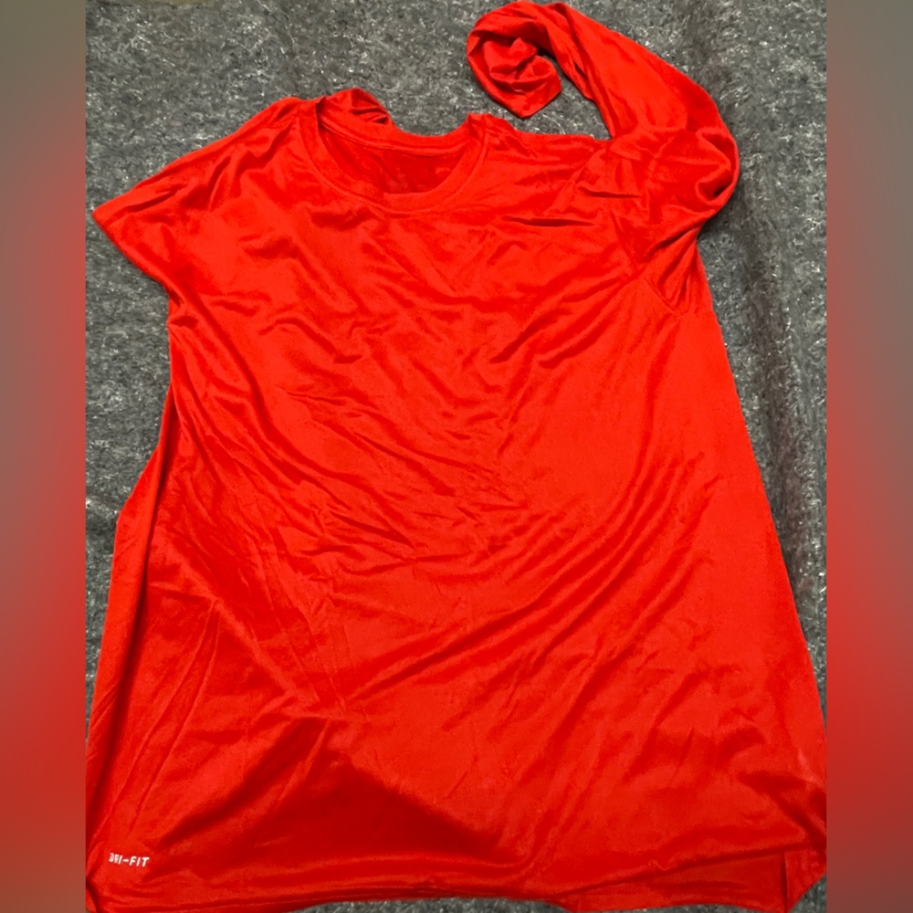 Nike Tee Dri-Fit Red Long Sleeve T-shirt with Soft Flowing Fabric XL X-Large